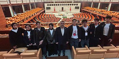 AK Parti Kars Milletvekili Çalkın, öğrencilere TBMM'yi gezdirdi