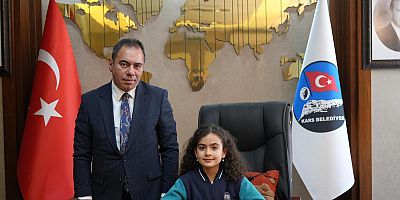 Kars’ta Belediye Başkanlığı Koltuğu Çocuklara Emanet Edildi