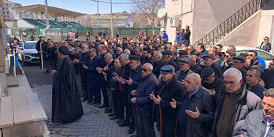 Kars’ta hayatını kaybedenler için gıyabi cenaze namazı kılındı