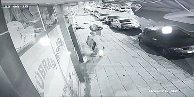 Kars'ta, hırsızlar güvenlik kamerasına yakalandı