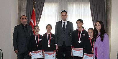 Selim’in Şampiyon Öğrencilerinden Kaymakam Semiz’e Ziyaret