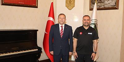 Vali Ziya Polat'tan AFAD İl Müdürü Ömer Bozkurt'a Teşekkür