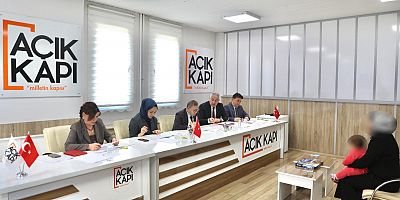Kars’ta Halk Gününde Vali Polat vatandaşların taleplerini dinledi